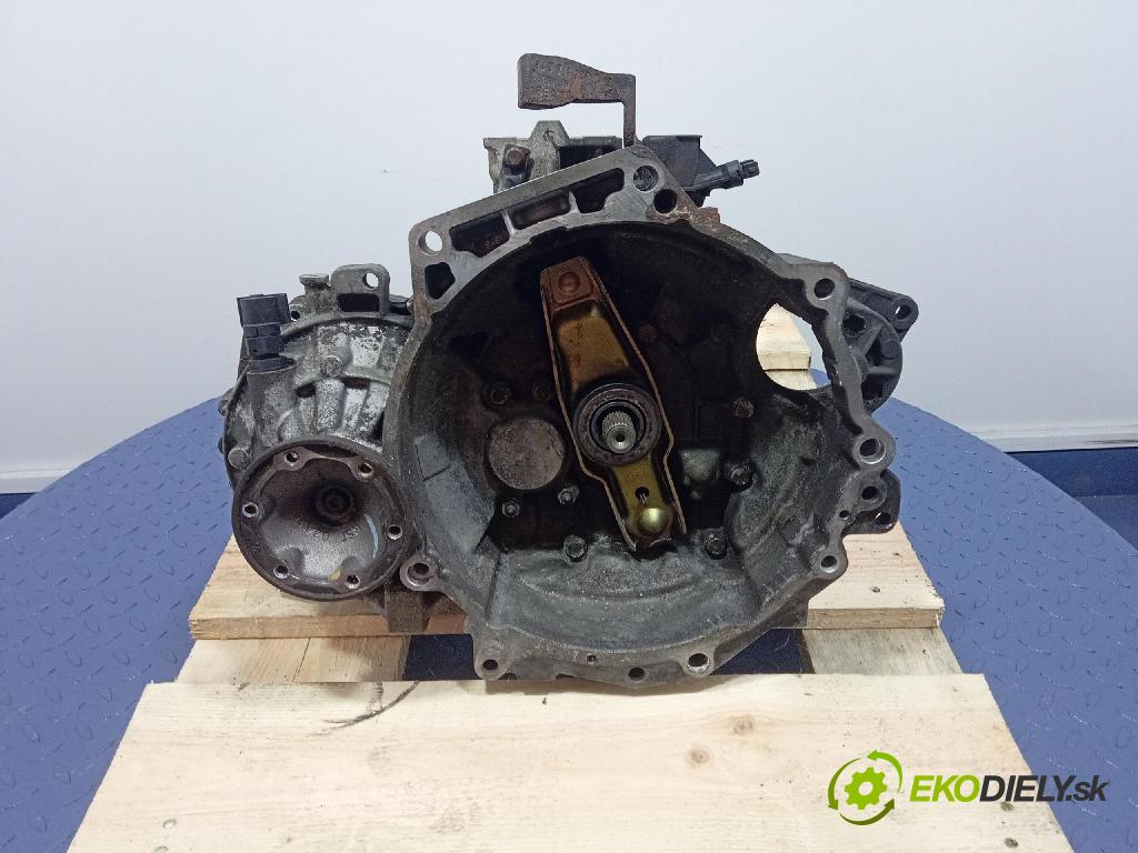Volkswagen Golf 1997 převodovka Ozubené kola: Manualna DTK