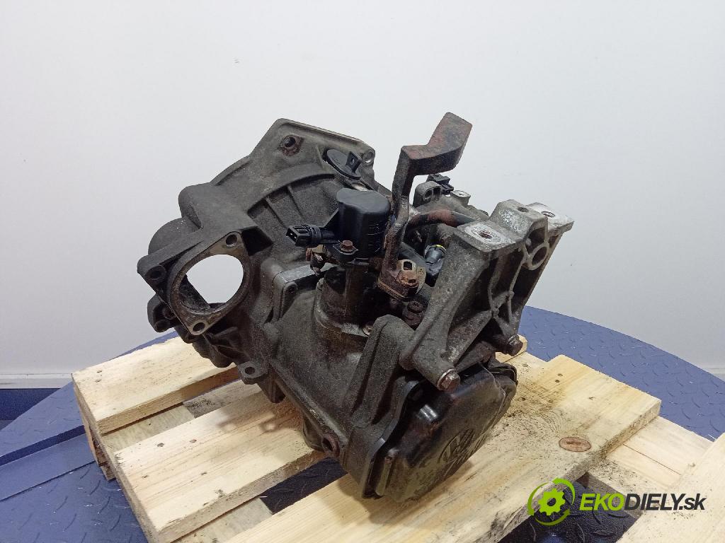 Volkswagen Golf 1997 převodovka Ozubené kola: Manualna DTK