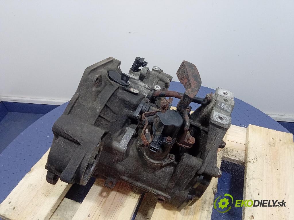 Volkswagen Golf 1997 převodovka Ozubené kola: Manualna DTK