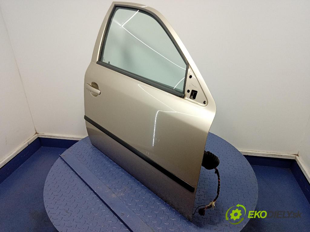 Skoda Octavia 2004 dveře před prave