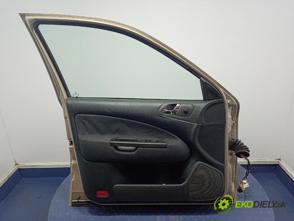 Skoda Octavia 2004 dveře před Vlevo, odjet: