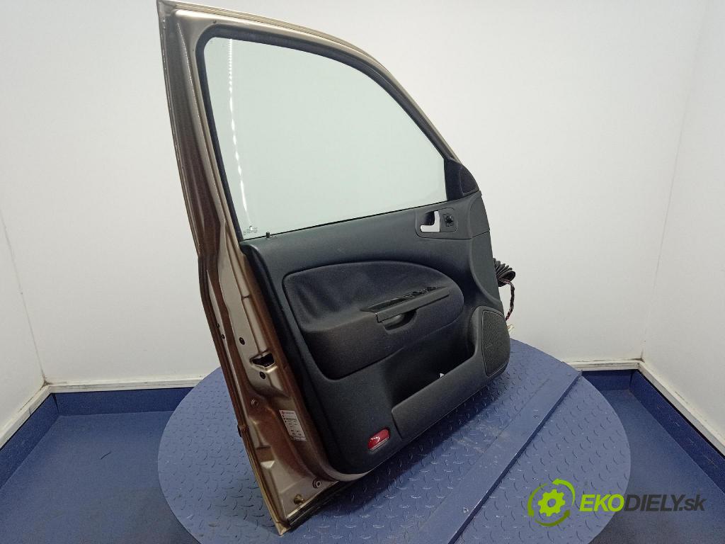 Skoda Octavia 2004 dveře před Vlevo, odjet: