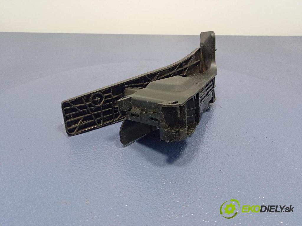 Bmw Seria 3 2019 pedal Plyn: 6871053
