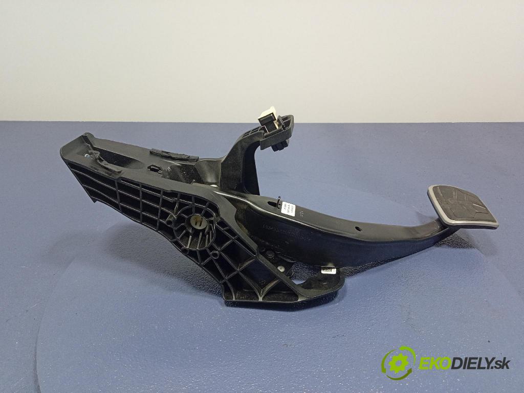 Bmw Seria 3 2019 pedály 6874281