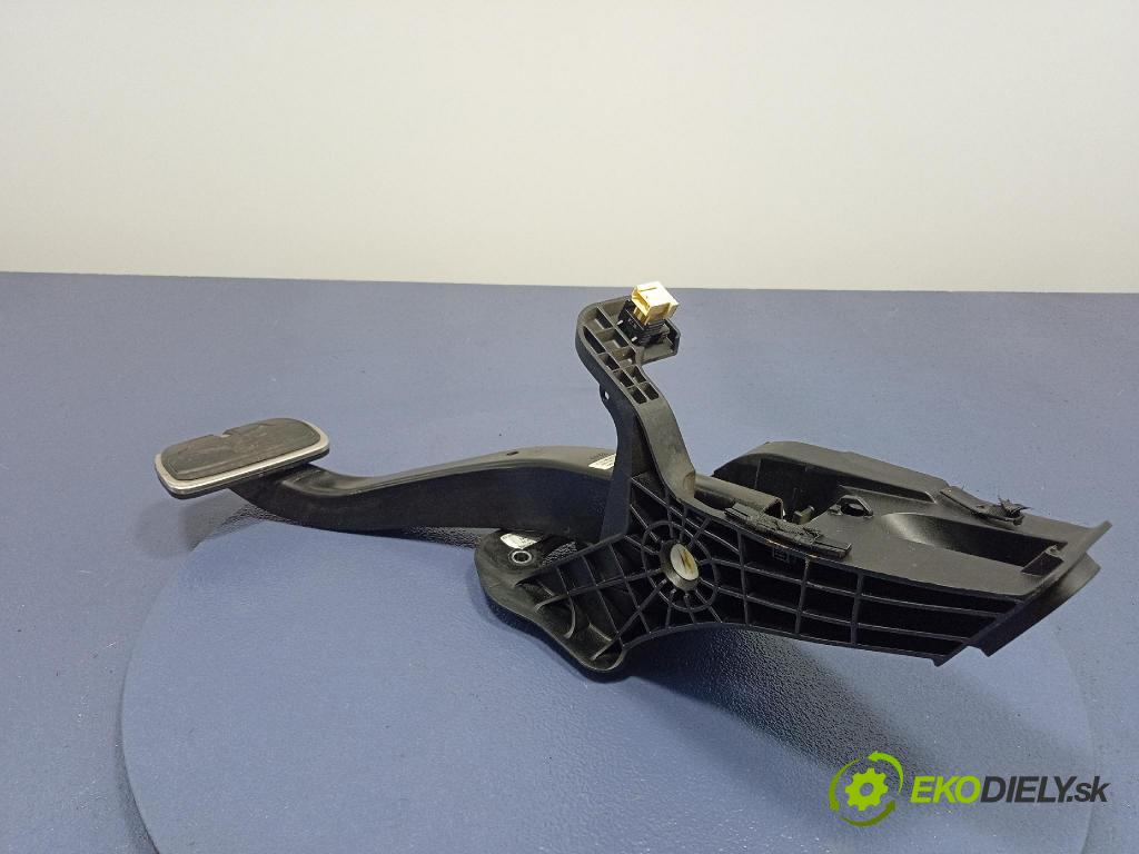 Bmw Seria 3 2019 pedály 6874281