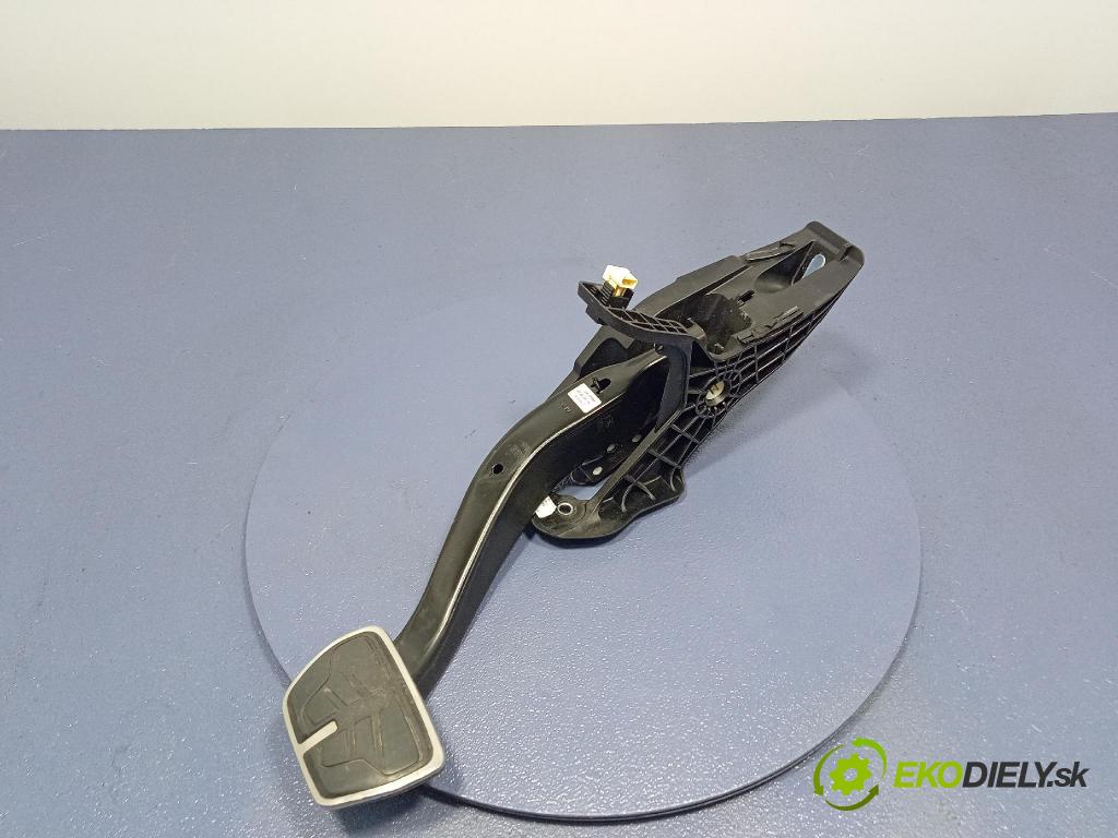Bmw Seria 3 2019 pedály 6874281