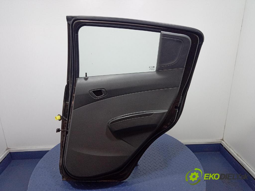 Chevrolet Spark 2011 dveře Zad: prave