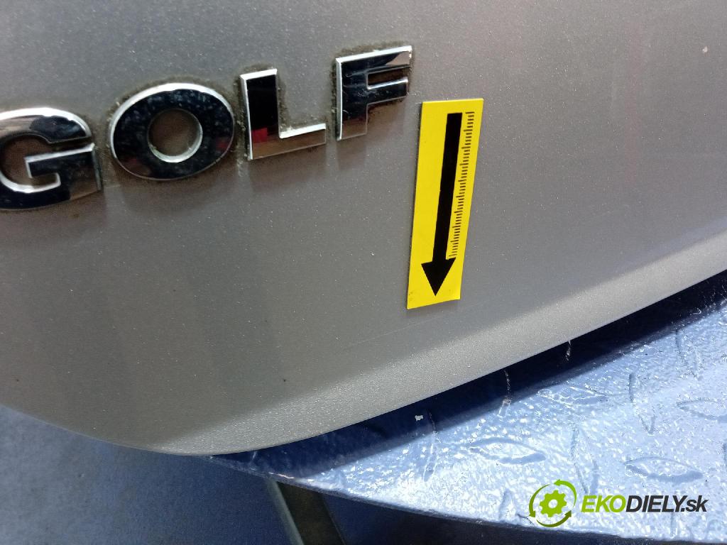 Vw Golf 2011 zadní dveře kufra: kufr