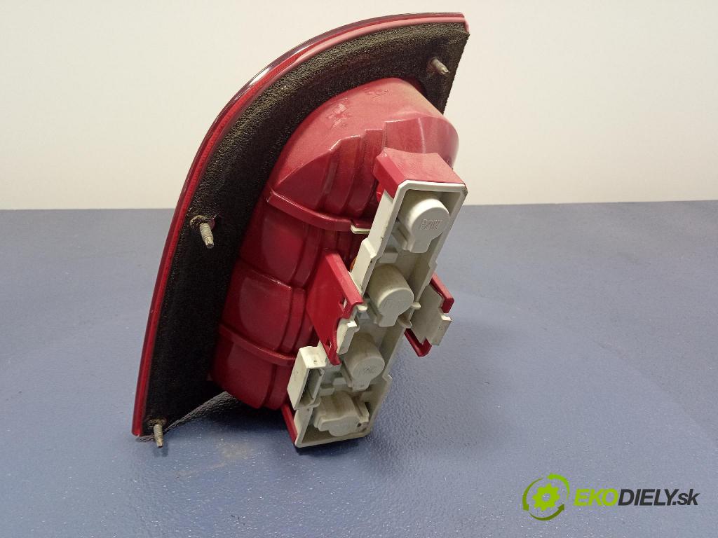 Skoda Octavia 2004 svetlo / reflektor zad Prava: Vonkajsia: 1U6945096