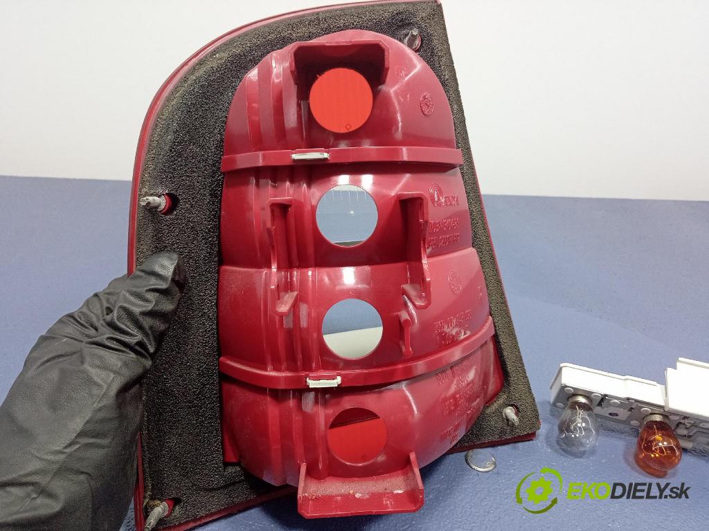 Skoda Octavia 2004 svetlo / reflektor zad Prava: Vonkajsia: 1U6945096