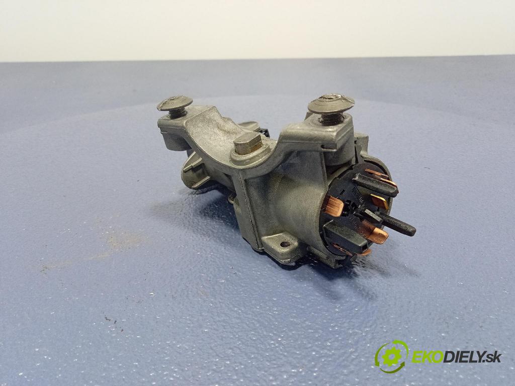 Skoda Octavia 2004 Spínač zapalování. 4B0905851C