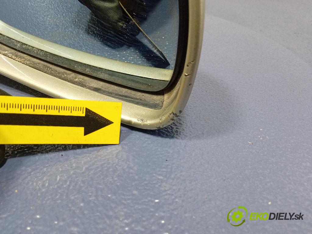 Skoda Octavia 2004 zpětné zrcátko prave 836098