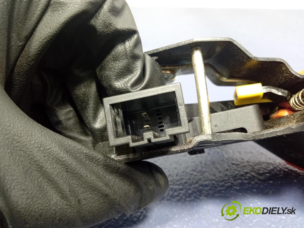 Skoda Octavia 2004 zámek Klapky: kufr 1U6827501G