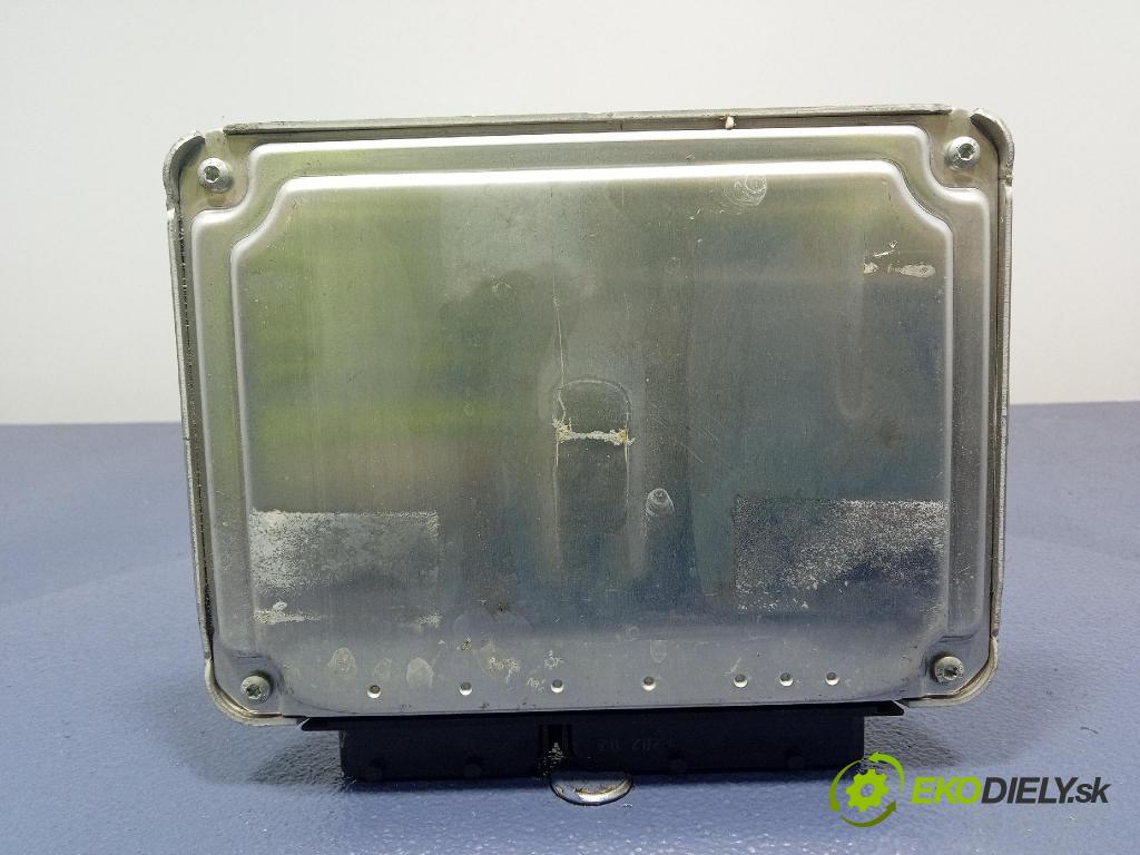 Skoda Octavia 2004 řídící jednotka Motor: 06A906032LC