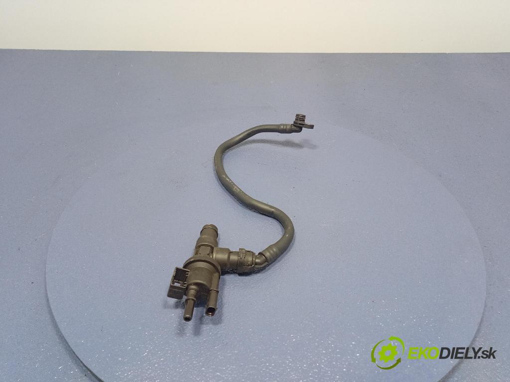 Bmw Seria 3 2019 trubka Paliva: 7643106