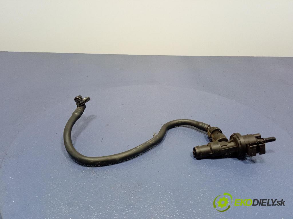 Bmw Seria 3 2019 trubka Paliva: 7643106
