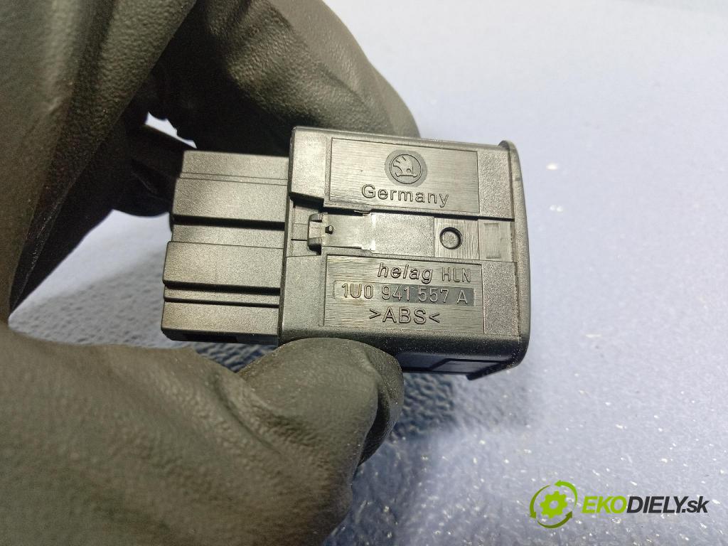 Skoda Octavia 2004 Přepínač Světel: 1U0941557A