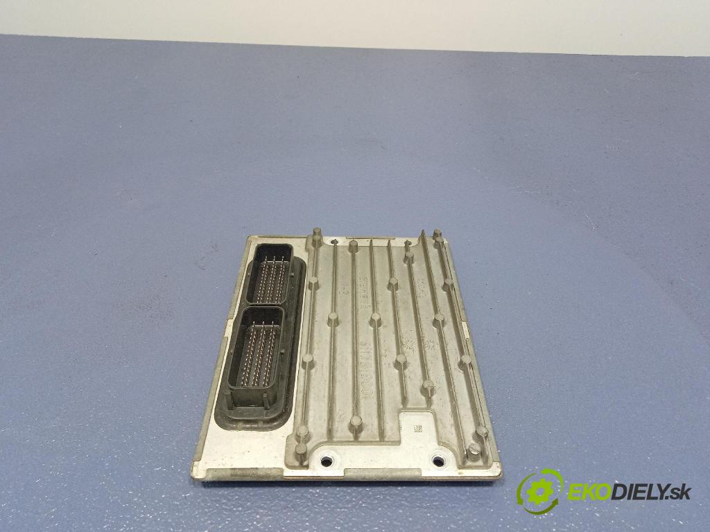 Chrysler Pt cruiser 2003 řídící jednotka Motor: P05033174AA