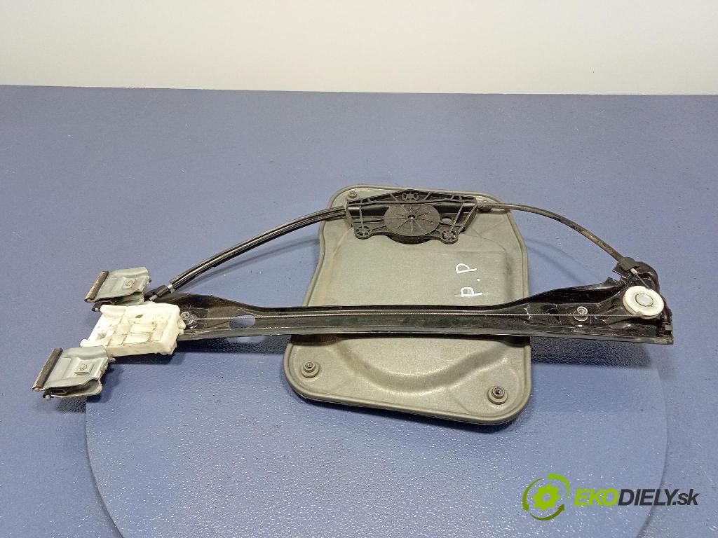 Skoda Fabia 2012 mechanismus stahování Sklenka: před v pravo: 6R0959802P