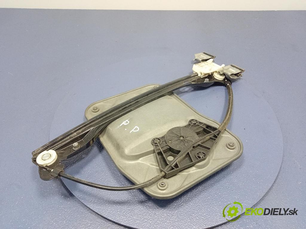 Skoda Fabia 2012 mechanismus stahování Sklenka: před v pravo: 6R0959802P