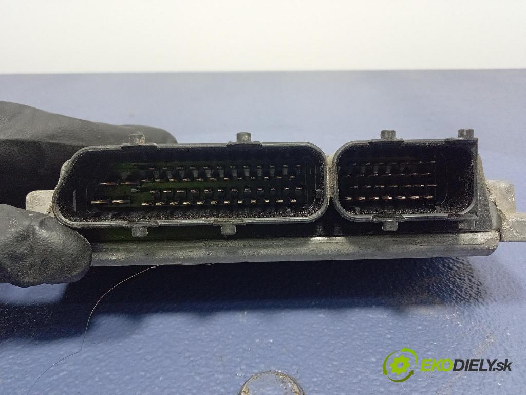 Skoda Fabia 2012 řídící jednotka Motor: 03C906024CE