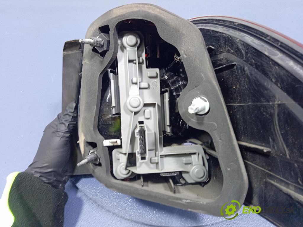 Vw Golf 2011 světlo Zad: levá Mimo: 1K9945095E