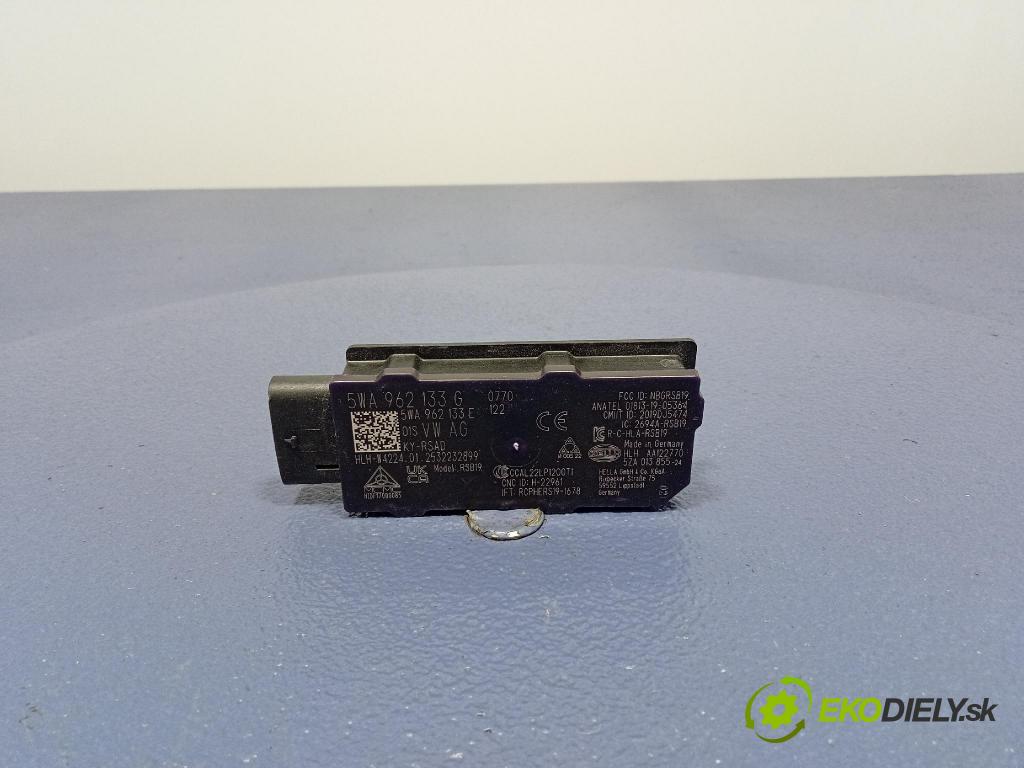 Skoda Elroq 50 2025 Zesilovač: Letecký / GPS 5WA962133G