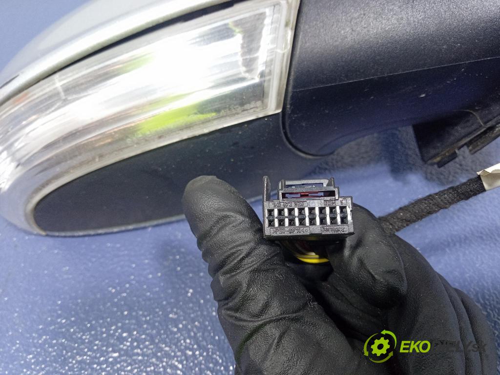 Vw Golf 2011 zpětné zrcátko prave