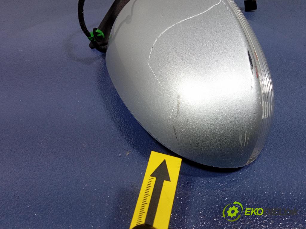 Vw Golf 2011 zpětné zrcátko prave