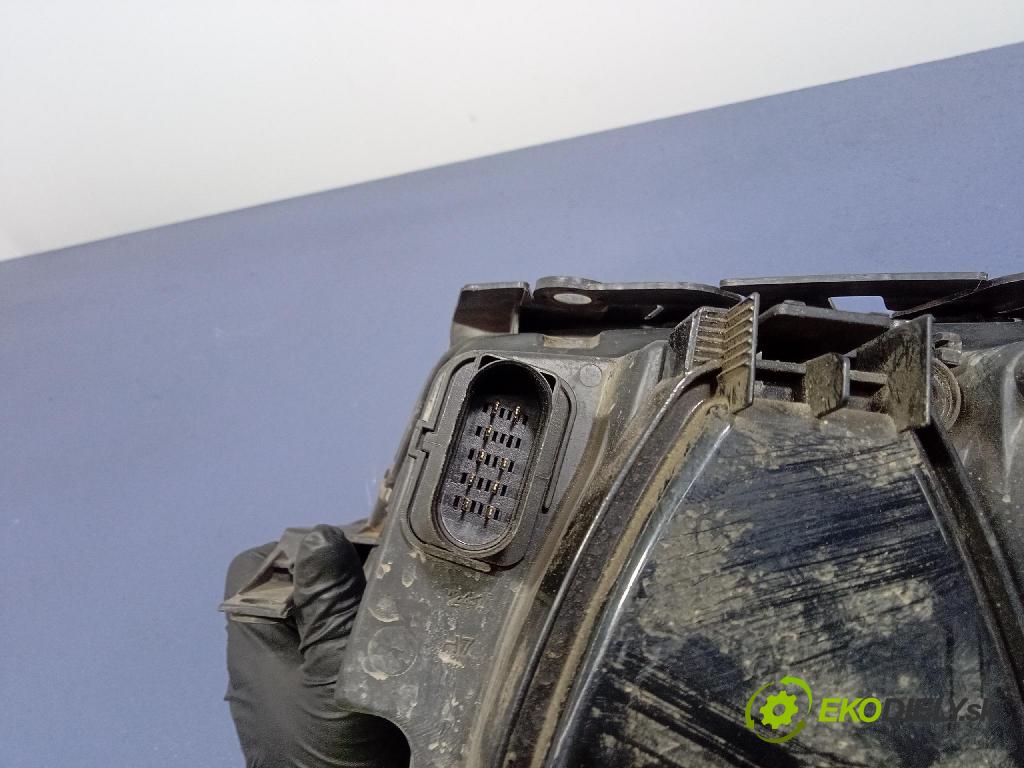 Vw Passat 2001 světlo v pravo: TYC 20-6243