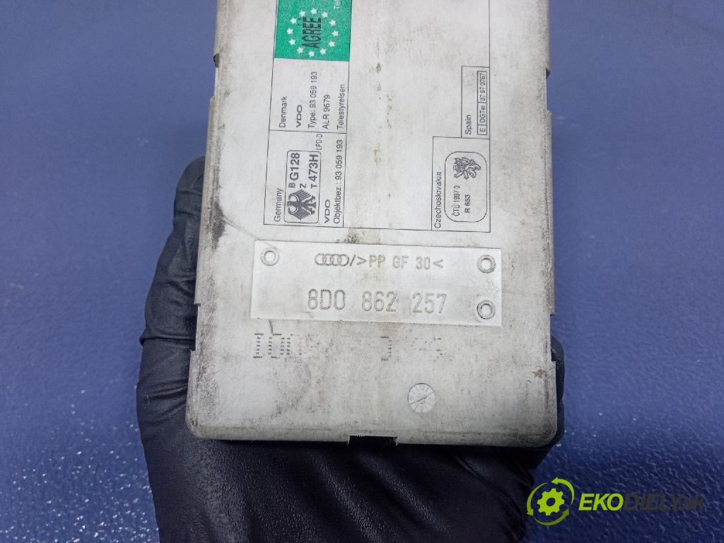 Audi A4 1999 čerpadlo Centrální Zámek 8D0862257