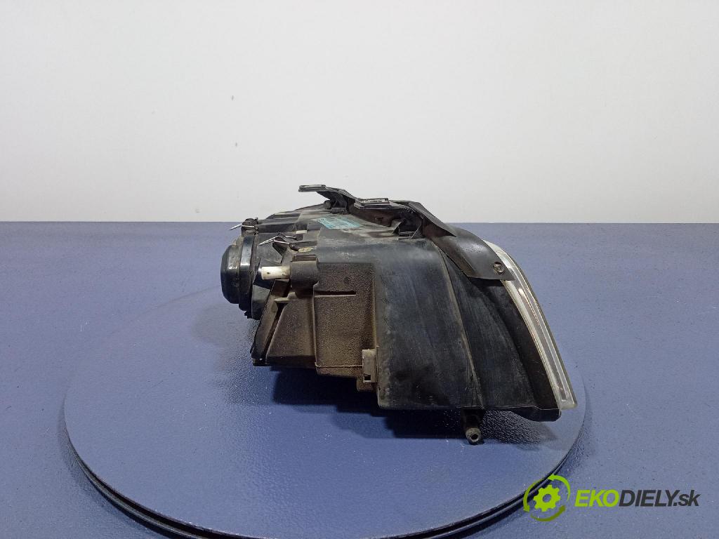 Audi A4 1999 světlo Levý: 8D0941003AK