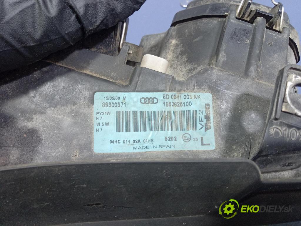 Audi A4 1999 světlo Levý: 8D0941003AK