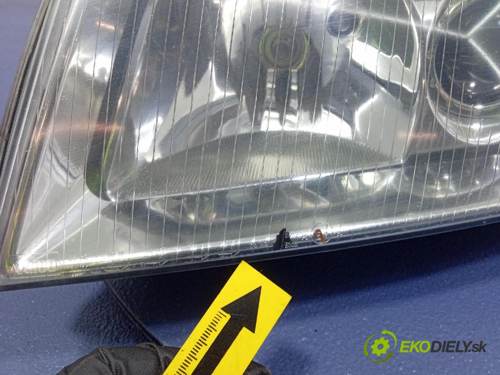 Audi A4 1999 světlo Levý: 8D0941003AK