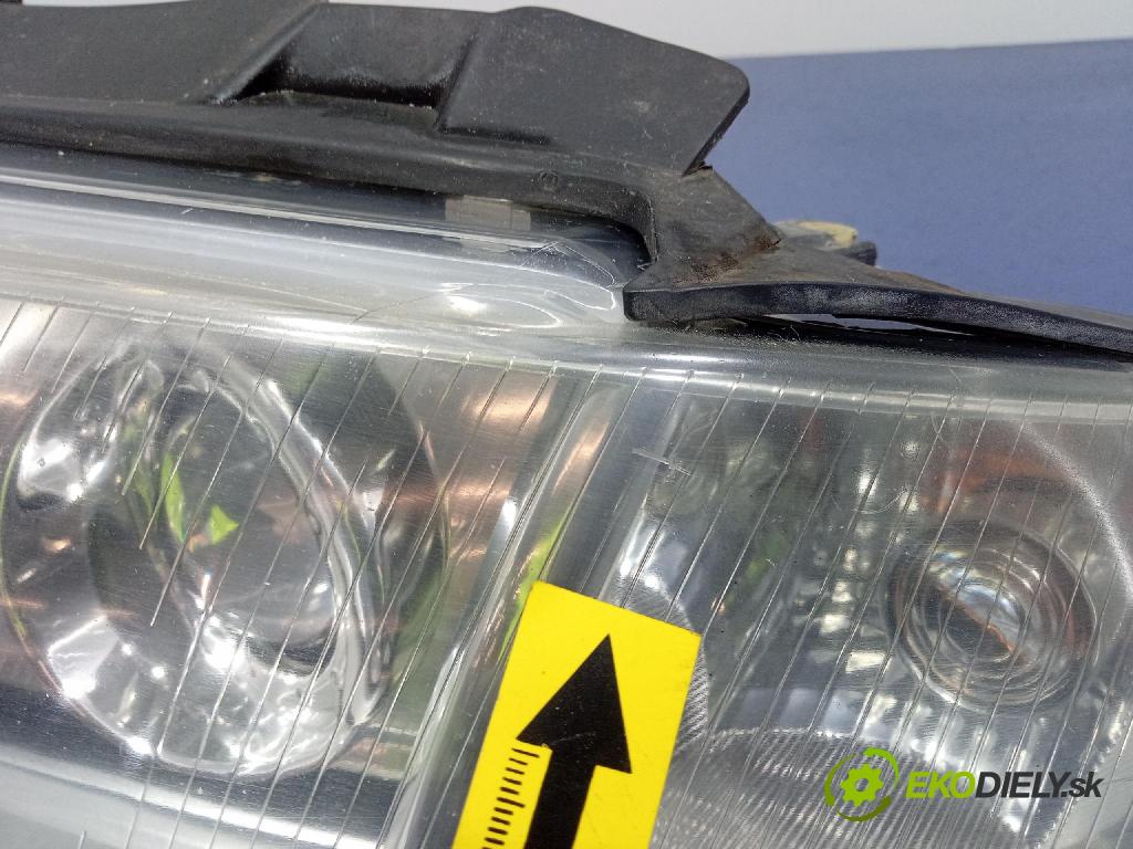 Audi A4 1999 světlo Levý: 8D0941003AK
