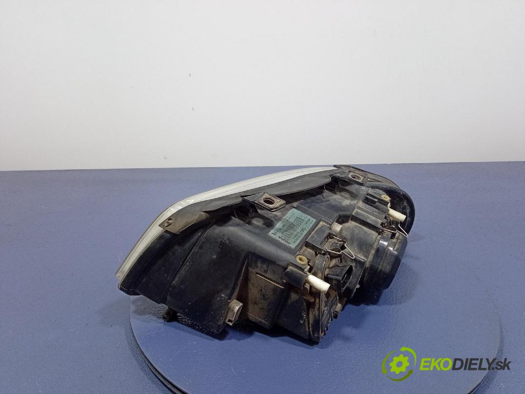 Audi A4 1999 světlo v pravo: 8D0941004AK