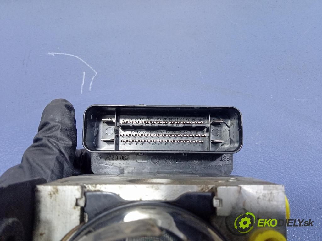 Ford Fiesta 2010 čerpadlo ABS x AV592C405CC