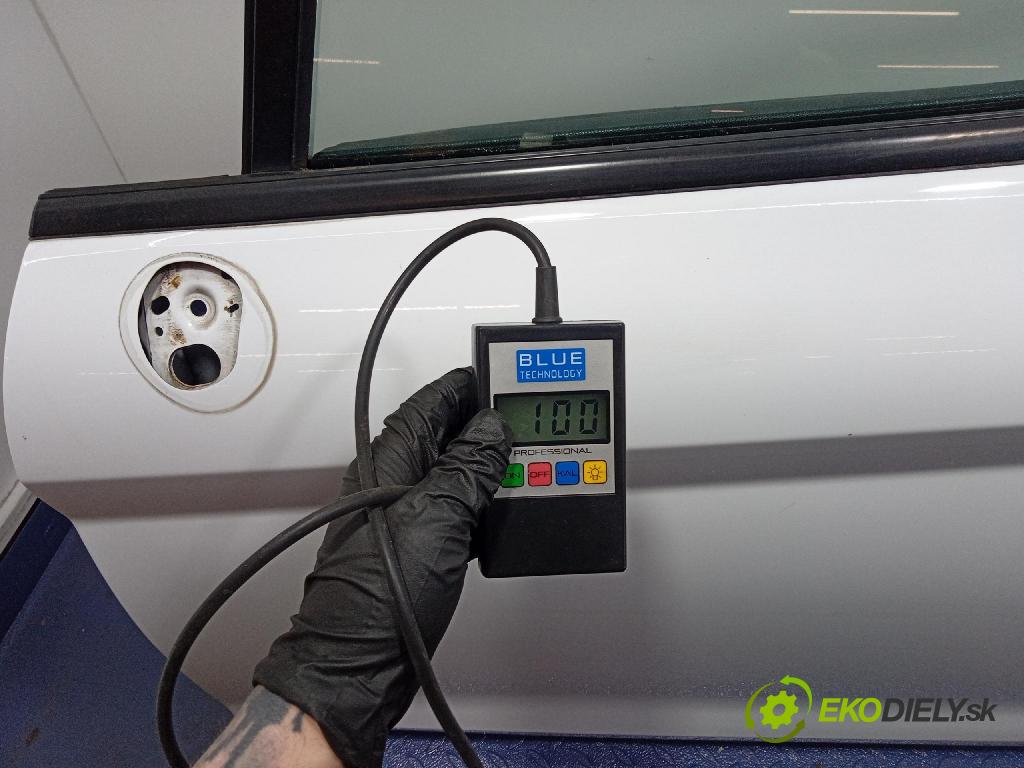 Ford Fiesta 2010 dveře před Vlevo, odjet: