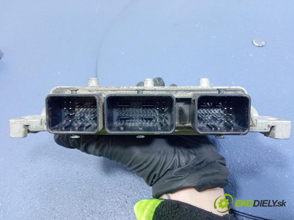 Ford Fiesta 2010 řídící jednotka Motor: 