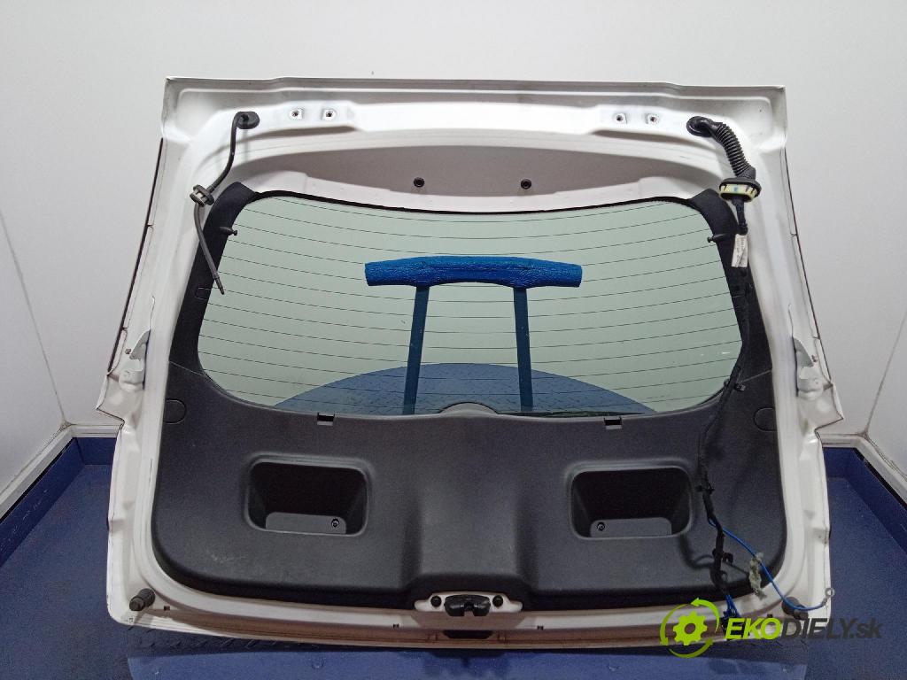 Citroen C3 2014 zadní dveře kufra: kufr