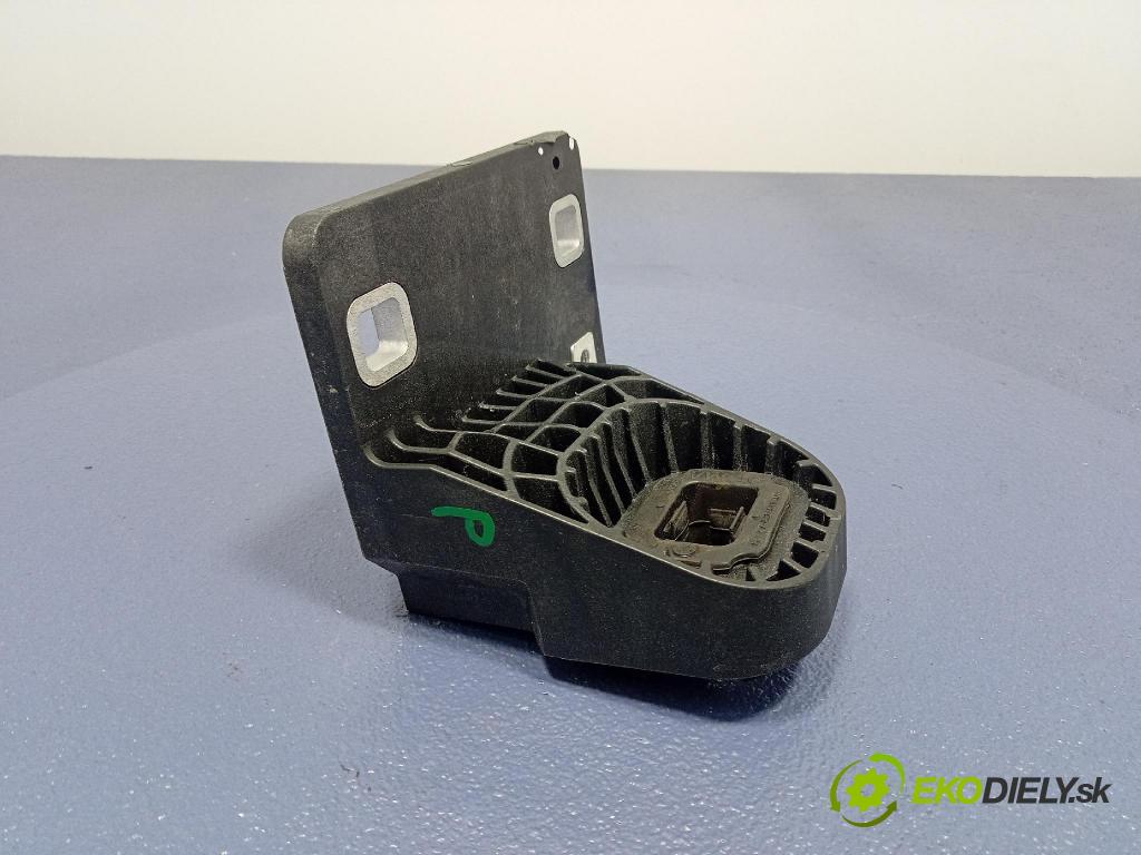 Skoda Elroq 50 2025 Chladič Voda 1EA121367H