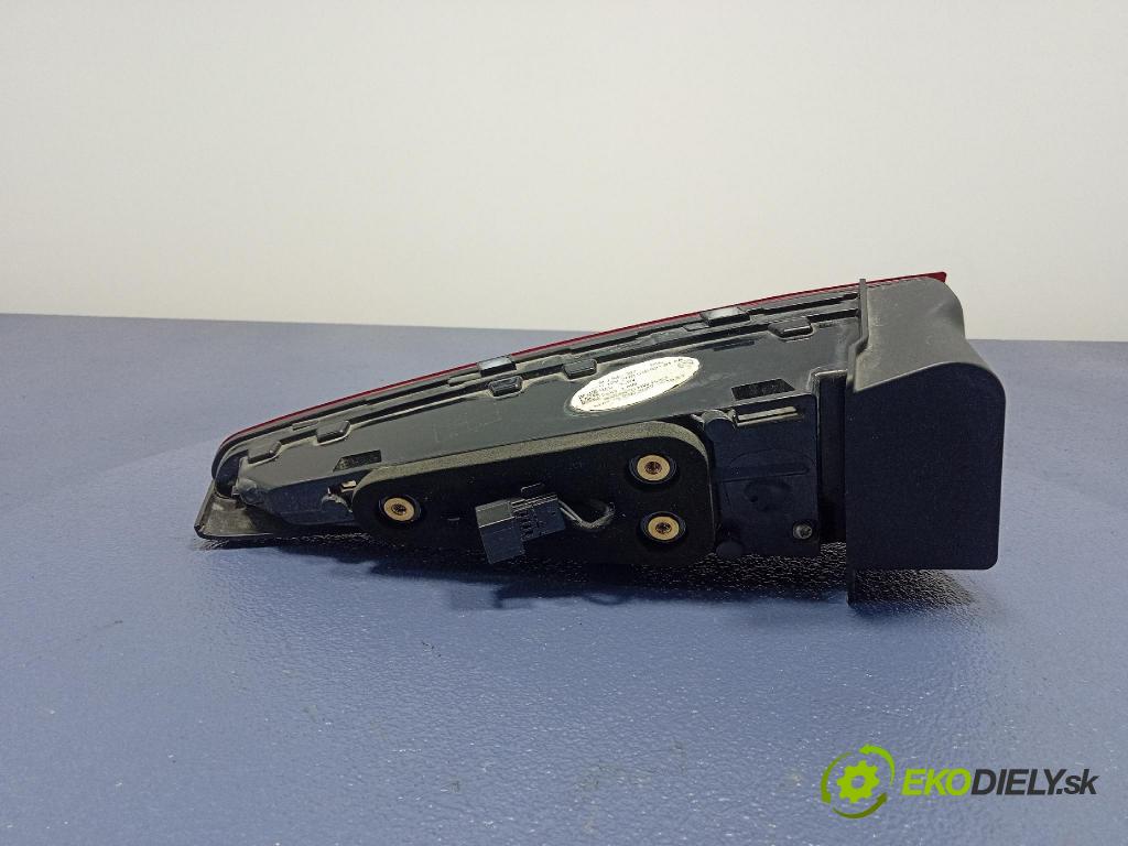 Skoda Elroq 50 2025 svetlo / reflektor zad ľavá Vnútri: 5LJ945307