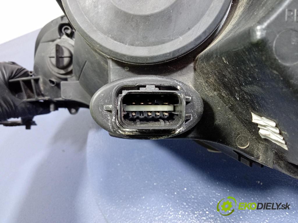 Citroen C3 2014 světlo v pravo: 9677033880