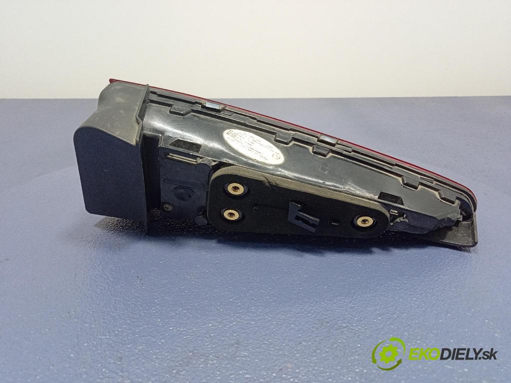 Skoda Elroq 50 2025 svetlo / reflektor zad Prava: Vnútri: 5LJ945308