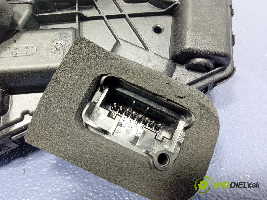 Skoda Elroq 50 2025 zámok dvere zad Vľavo: 5TA839015T