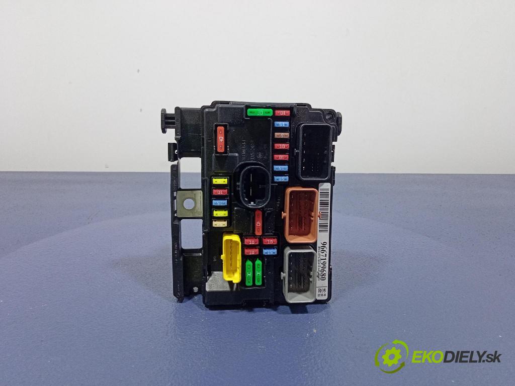 Citroen C3 2014 skříňka Pojistky 9667199680