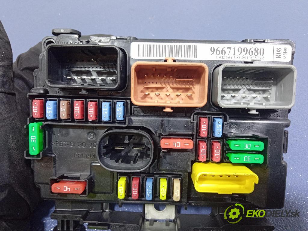 Citroen C3 2014 skříňka Pojistky 9667199680