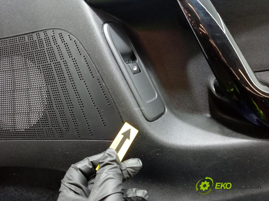 Citroen C3 2014 Čalounictví: dvere Predné Prava: 98006266ZD