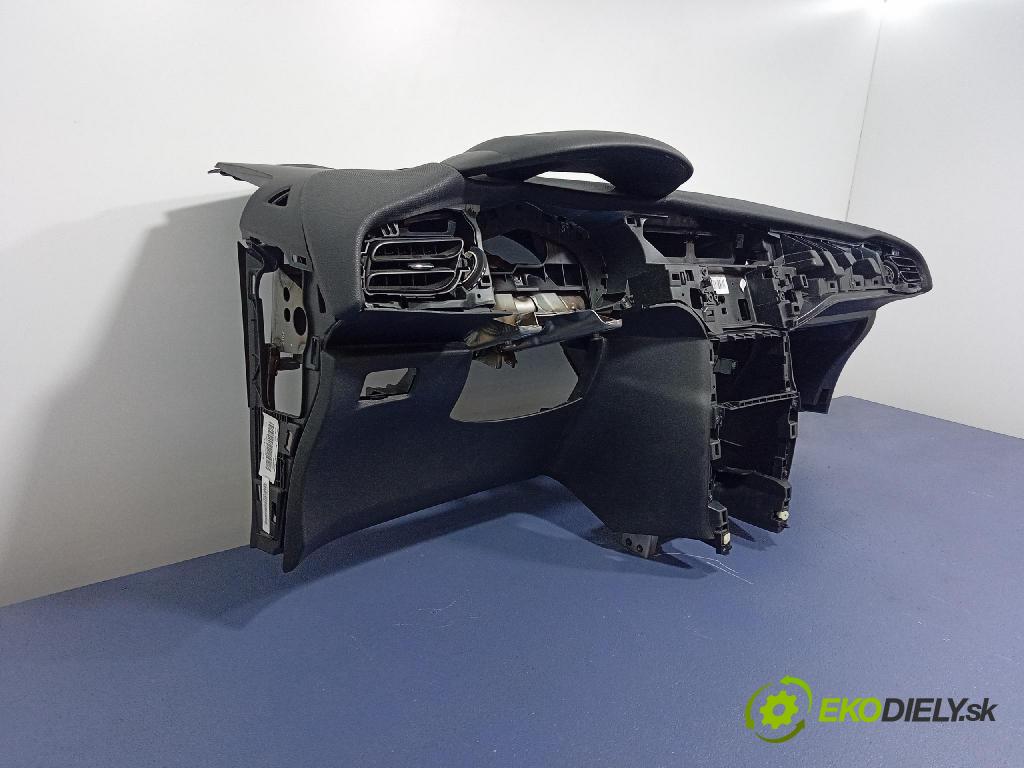 Citroen C3 2014 kokpit,pristrojová doska 98016847ZD