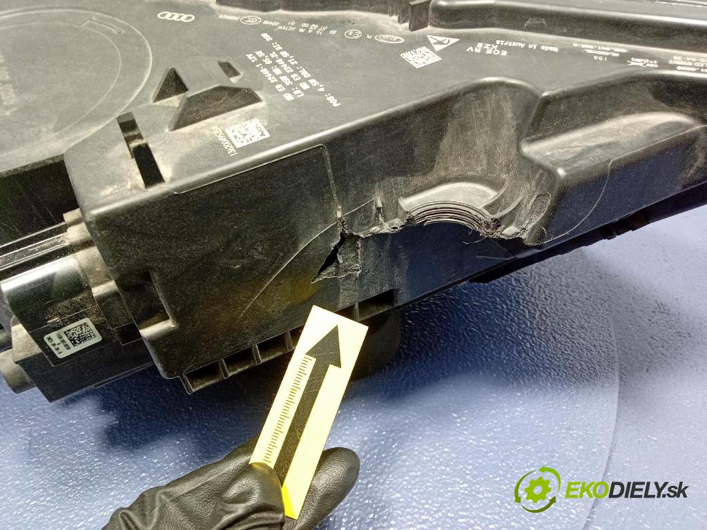 Audi Q7 ii lift 0 Reflektor: Vľavo: 4M0941039C